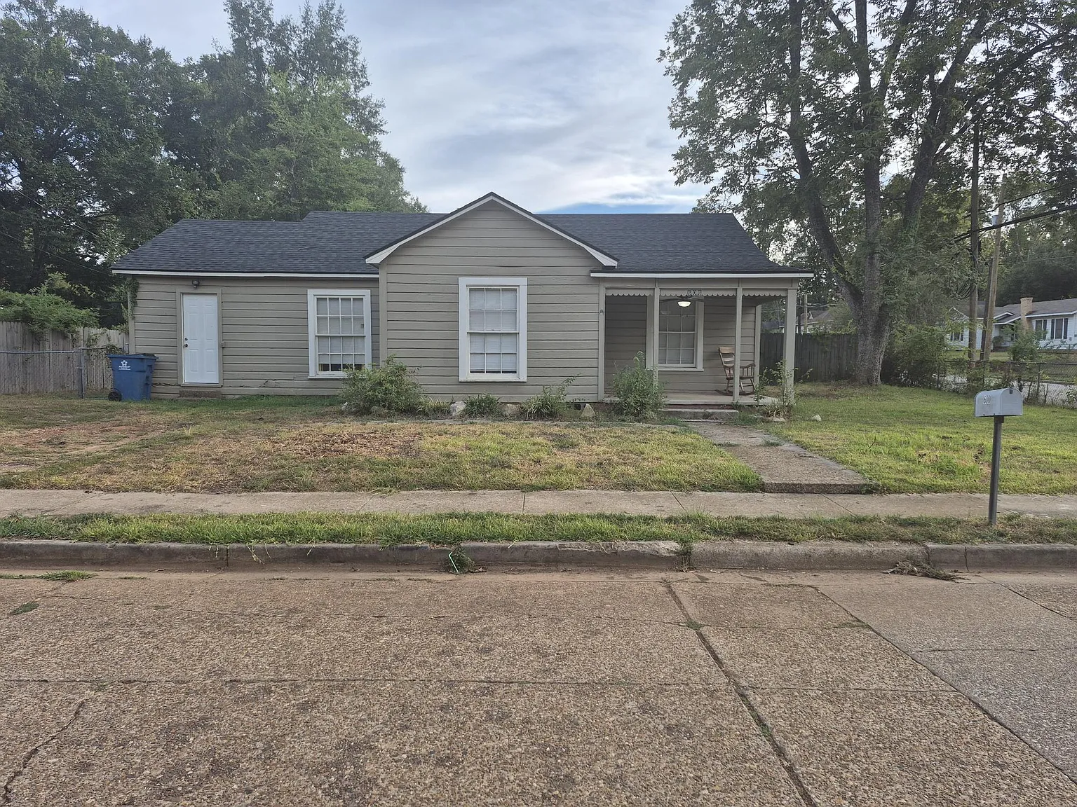 2 bed, 1048 sqft, $1,150 — Photo 1