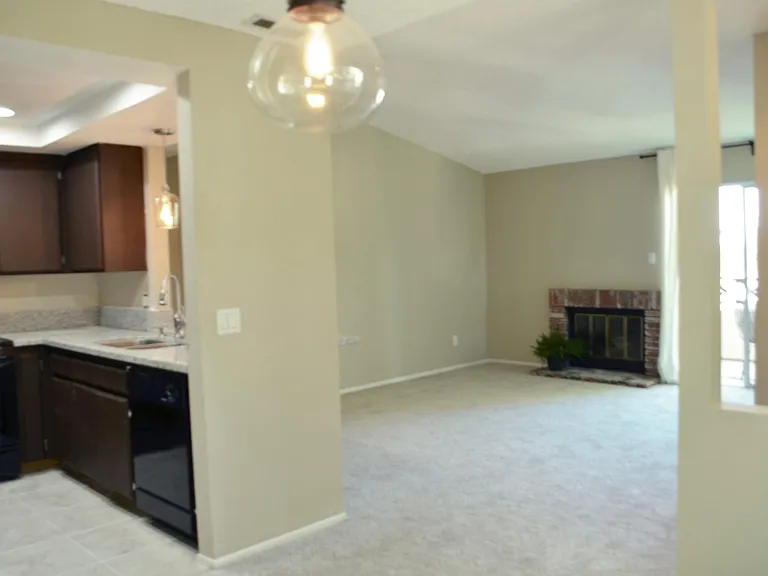 2039 Lakeridge Cir #304 — Photo 5
