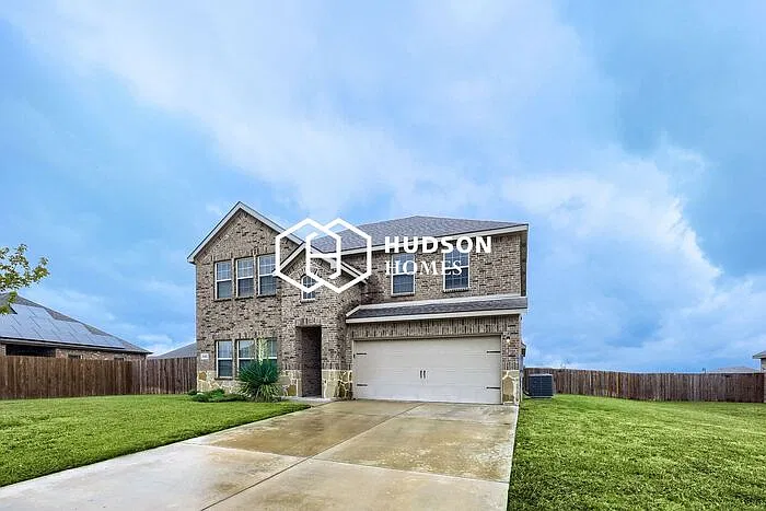 5 bed, 3.0 bath, 2599 sqft, $2,725 — Photo 3