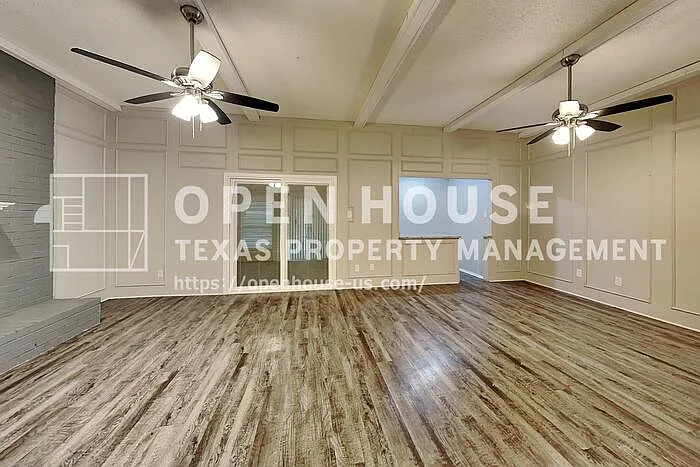 3 bed, 2.0 bath, 1963 sqft, $2,340 — Photo 3