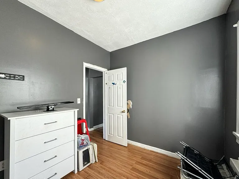 232 W Oak St #2 — Photo 11