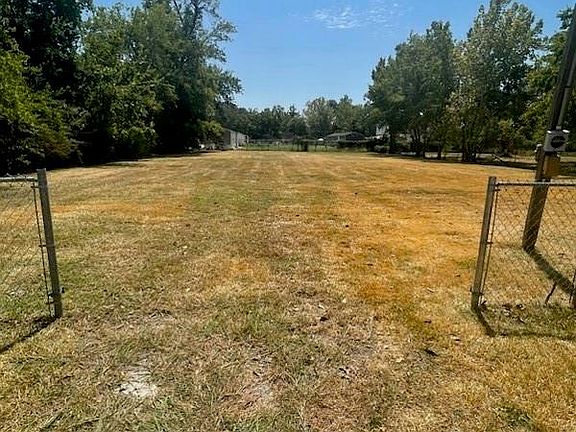 4th image of 2506 Lone Oak Rd