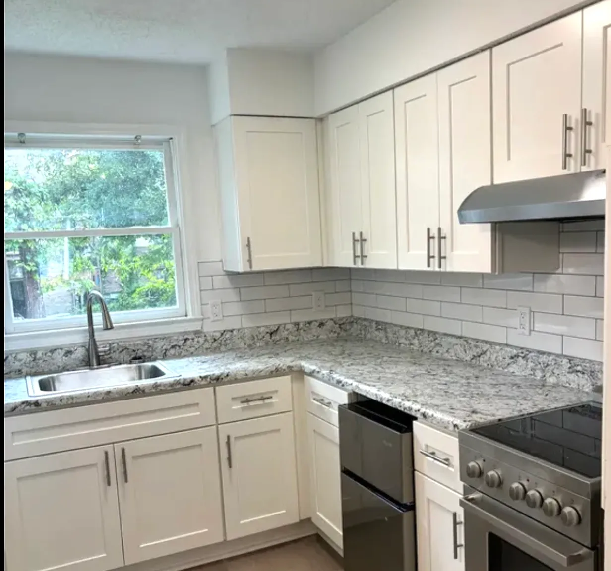 Studio, 600 sqft, $1,275 — Photo 1