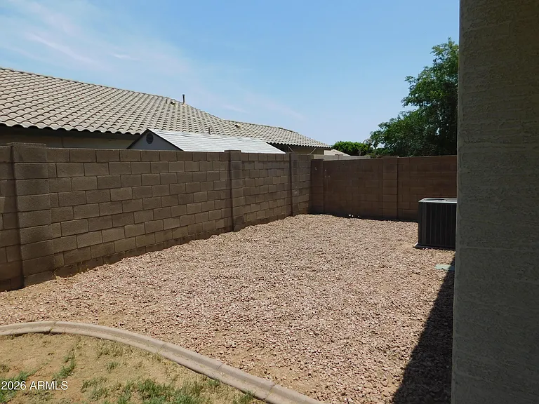 2430 E Fairview St — Photo 19