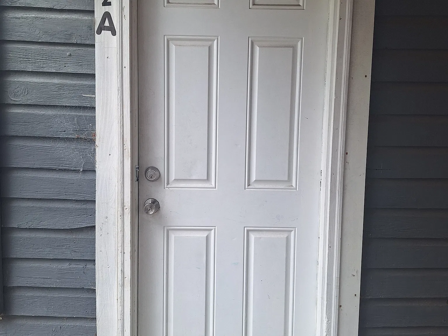 212 W Oak St — Photo 4
