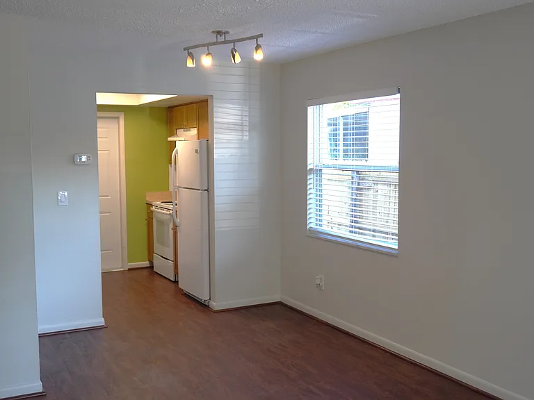 15224 Waverly St #1 — Photo 3