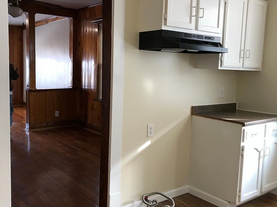 1st image of 384 Willett St #2