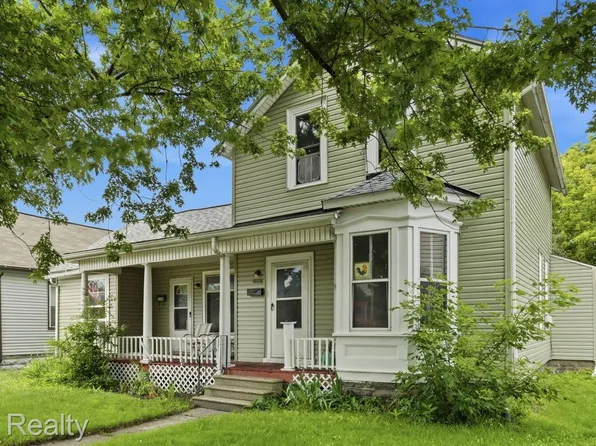 1807 10th St, Port Huron, MI 48060