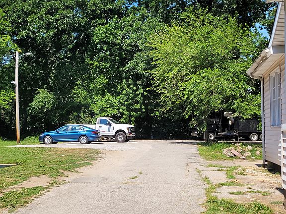 4th image of 1419 McCausland Ave