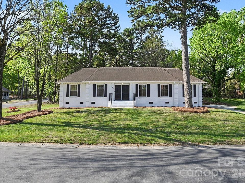 1st image of 834 Braxfield Dr
