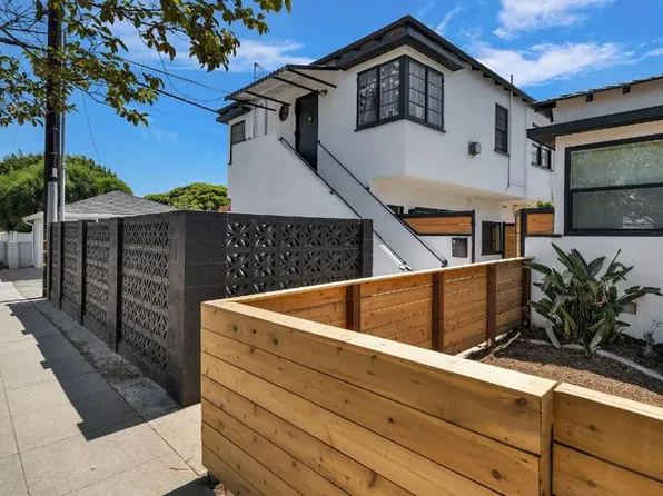 Stylish Santa Monica studio with w/d in unit, and private rear yard., 2224 Oak St #E, Santa Monica, CA 90405