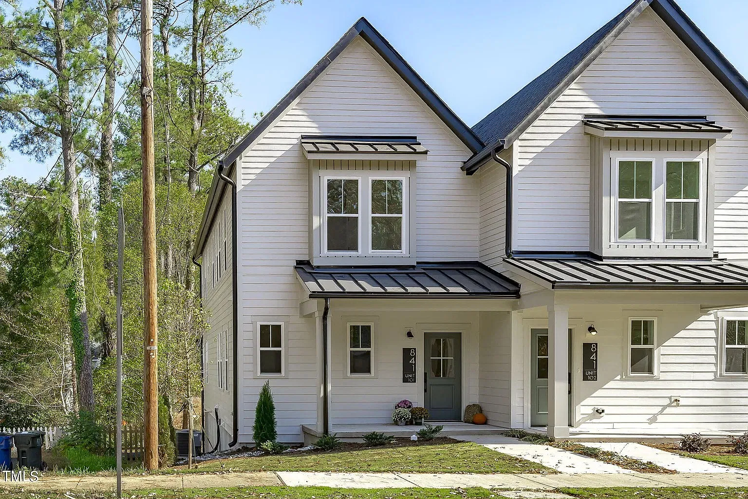 4 bed, 3.5 bath, 2334 sqft, $775 — Photo 1