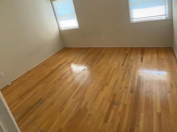 3rd image of 6231 Pembroke Dr