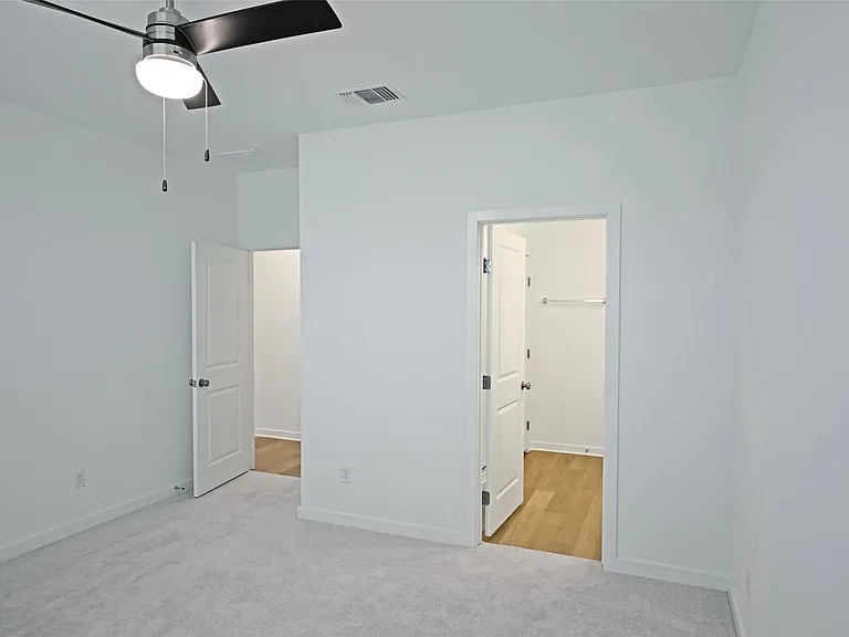 261 Elk Ave — Photo 17