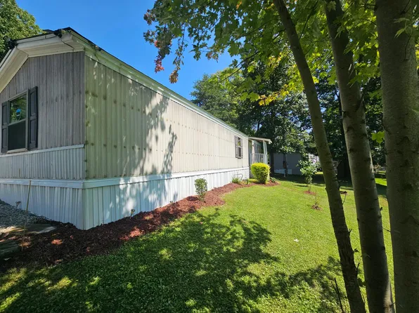 14 Dunsinane Dr, Parkersburg, WV 26104