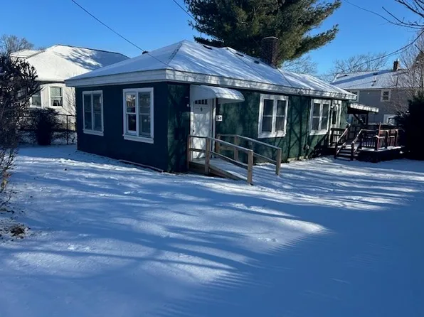 160 Albatross Rd, Quincy, MA 02169