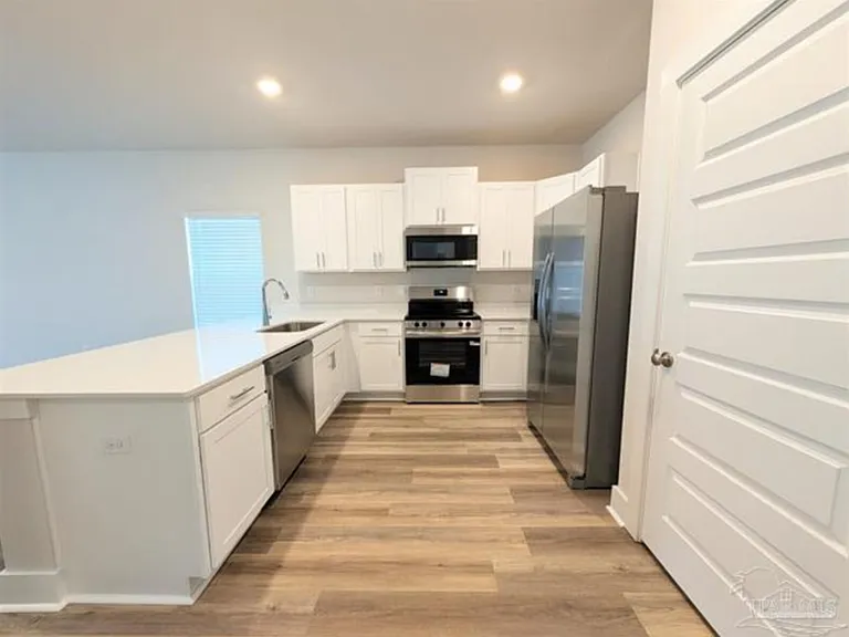 9907 Starling Dr — Photo 16