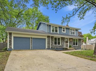 1021 S Clairborne Rd, Olathe, KS 66062