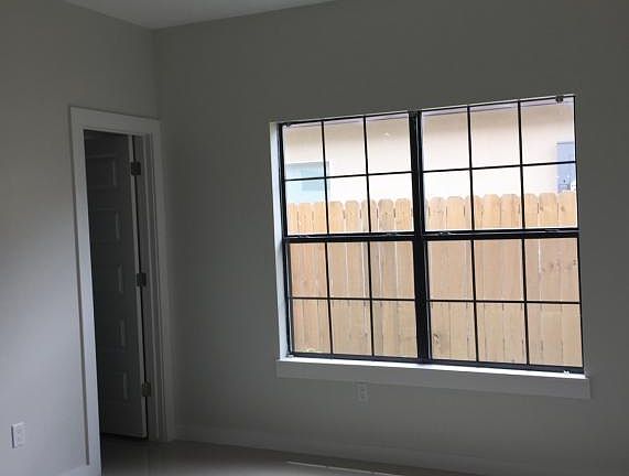 4th image of 1219 Whiteoak Dr APT 3