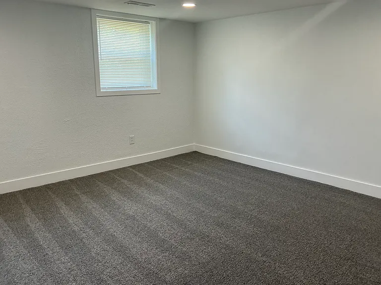 3732 Maplecrest Ave — Photo 36