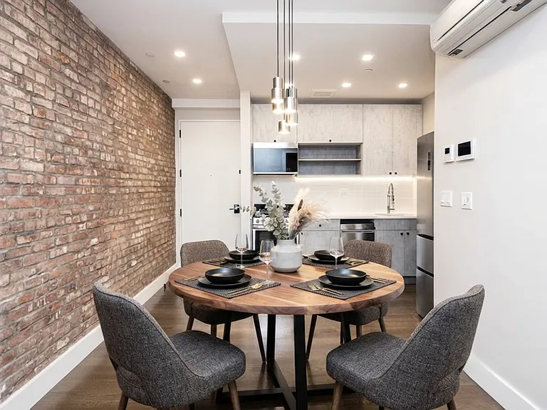 199 Stockholm St #2B — Photo 1