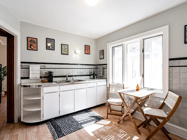 3249 S Kinnickinnic Ave — Photo 8