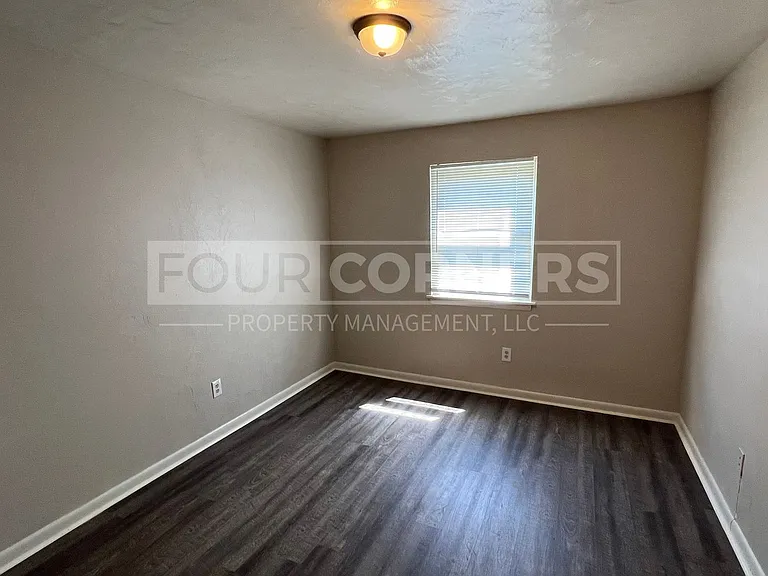 Banner Avenue Apartments — Photo 7