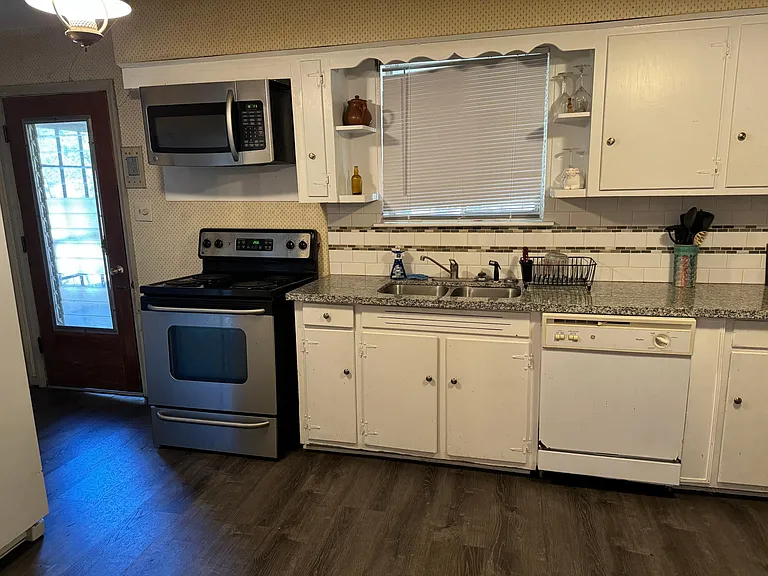 1829 Hill Hedge Dr — Photo 16