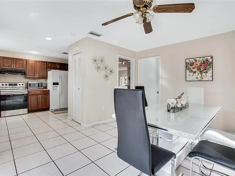 9330 SW 165th St — Photo 5