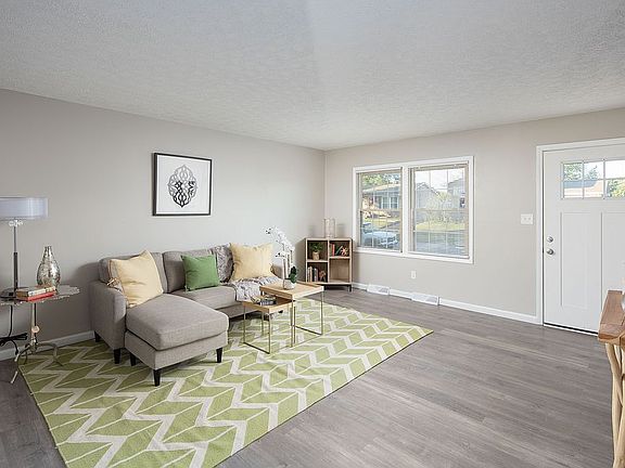 2nd image of 610 Stonehaven Dr
