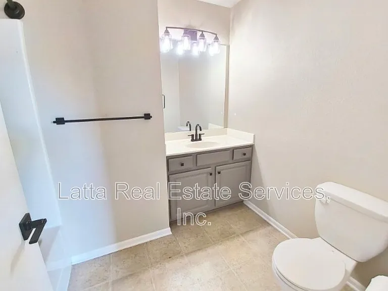 1633 SW Madison St — Photo 10