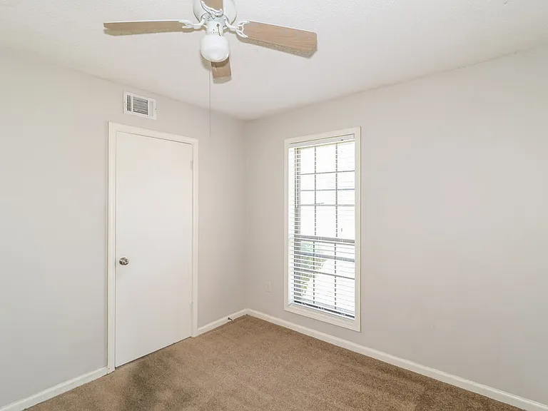 7261 Hollorn Ln — Photo 13