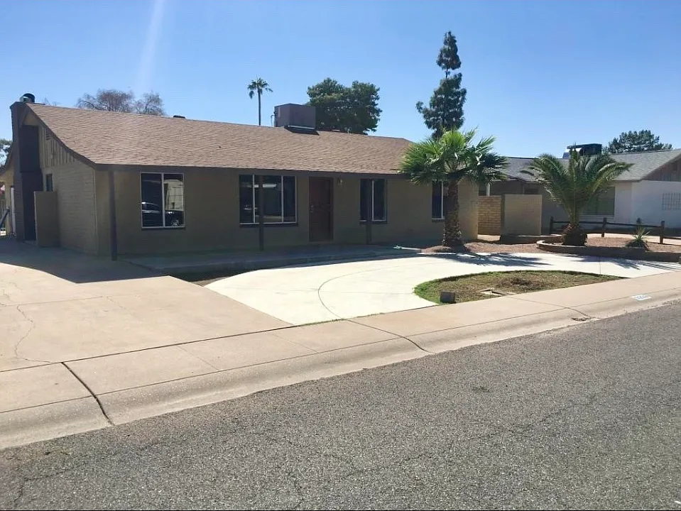 3229 W Desert Cove Ave