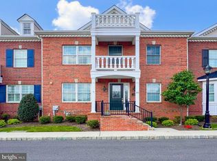 25 Creekview Ln, Yardley, PA 19067