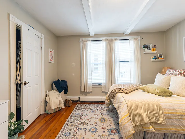 213 W 8th St #2 — Photo 4