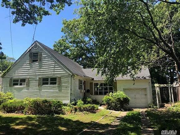 2nd image of 12 Peppermill Ln