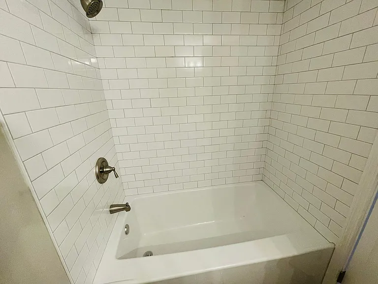 511 Duchess Ct #4 — Photo 10