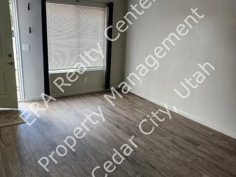 114 W Sunset Dr — Photo 4
