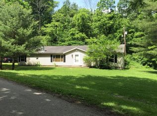 9391 Bassett Rd, Athens, OH 45701