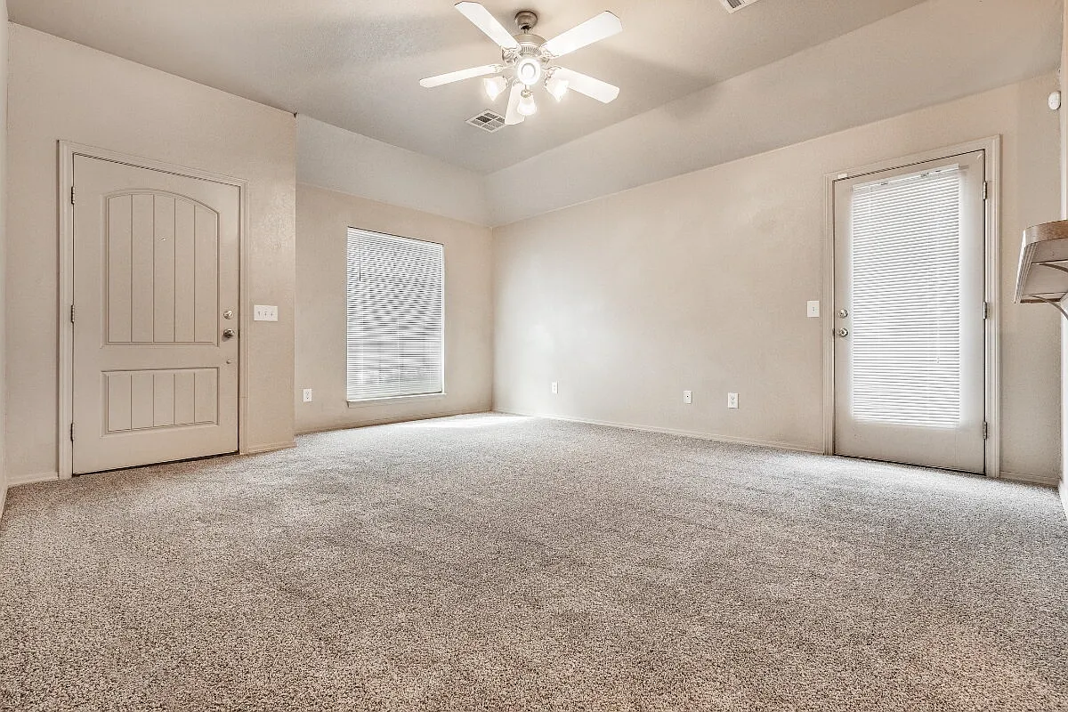 3 bed, 2.0 bath, 1147 sqft, $1,395 — Photo 2