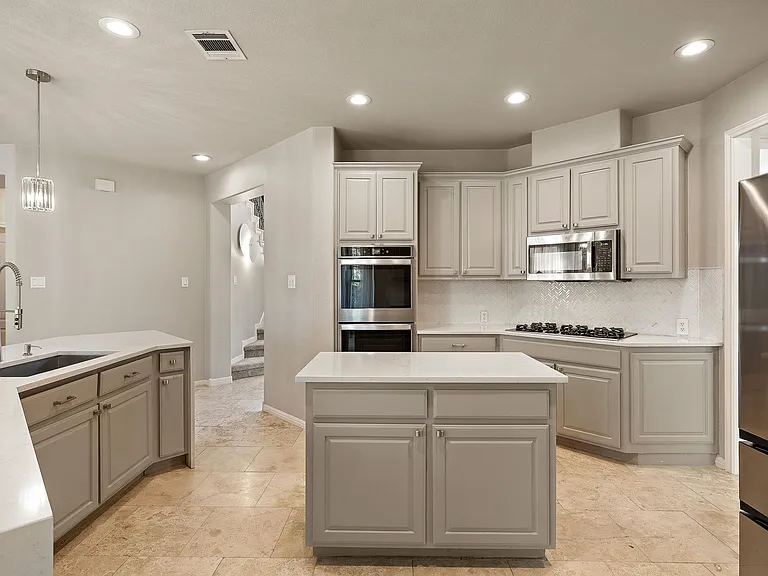 2114 Hilton Head Dr — Photo 8