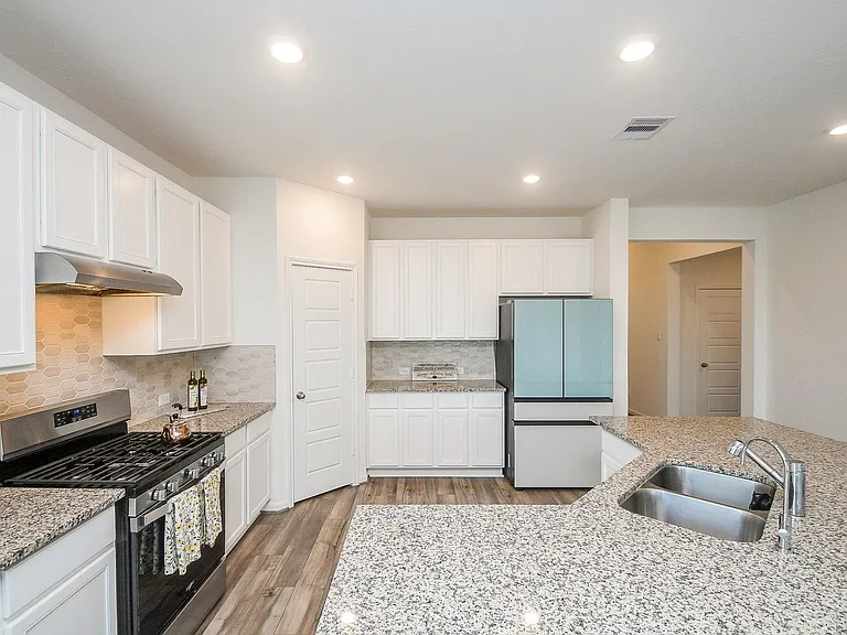 3043 Kastania Ln — Photo 11