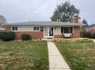 31561 Morgan Dr, Warren, MI 48088