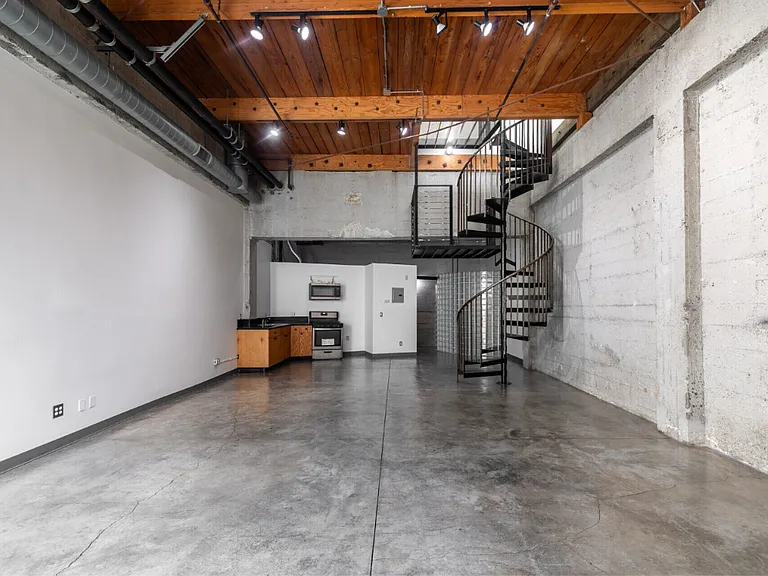 WM Lofts — Photo 8