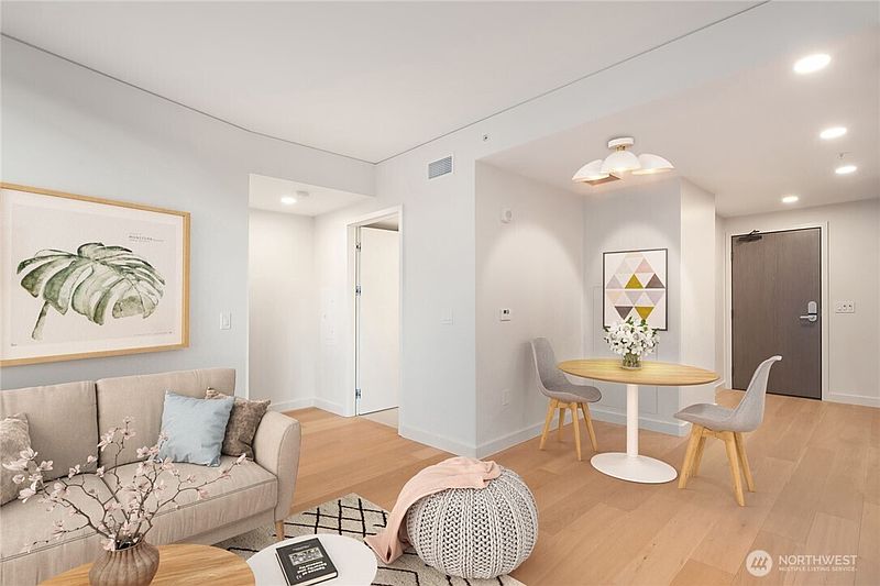 5th image of 121 Stewart Street #1308