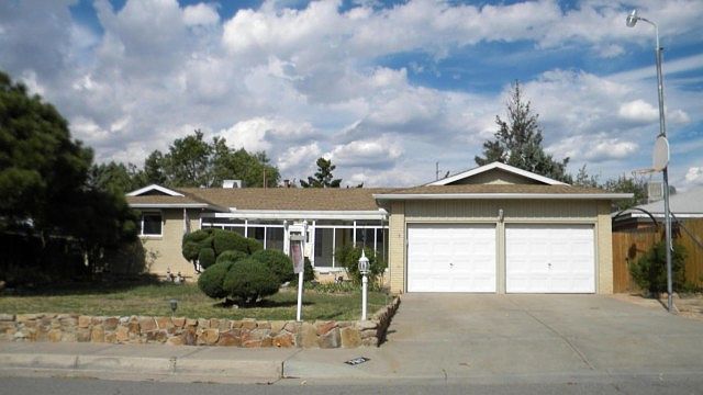 1st image of 7617 Winter Ave NE