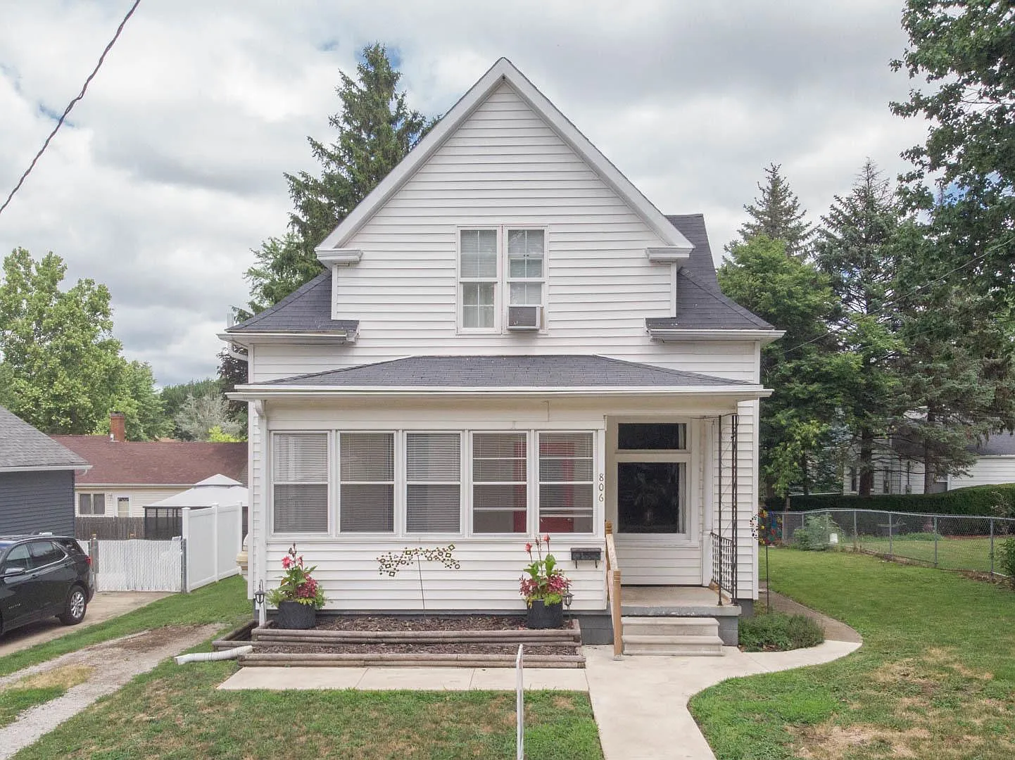806 E Buchanan St photo 1