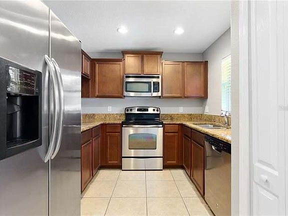 2nd image of 221 Carina Cir