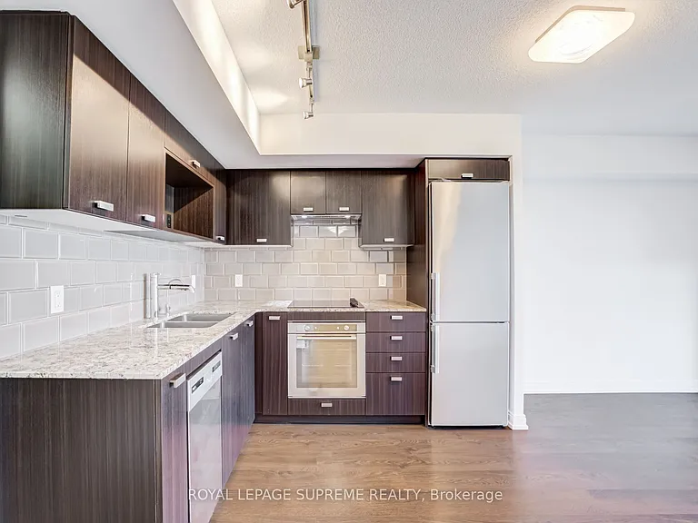 275 Village Green Sq #1920 — Photo 19