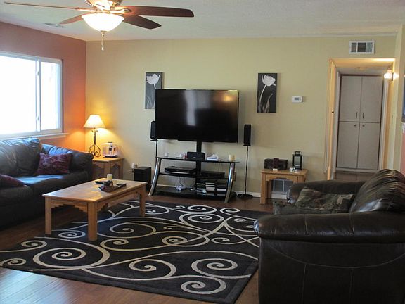 5th image of 6213 Mendius Ave NE